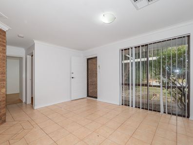 10 Dwyer Crescent, Gosnells WA 6110