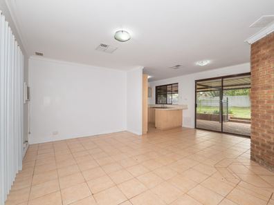 10 Dwyer Crescent, Gosnells WA 6110