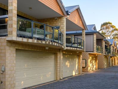 3/15 Peel St, Mandurah WA 6210
