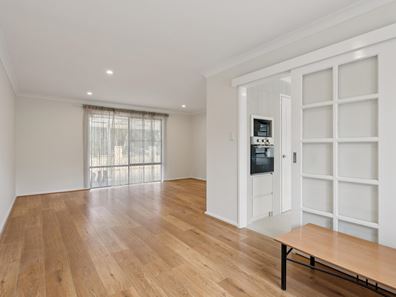 16A Hawke Pass, Bateman WA 6150