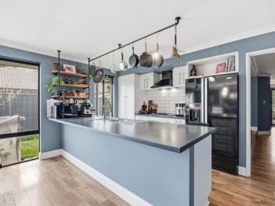 47 Verdant Crescent, Seville Grove WA 6112