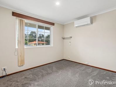 4 Byford Drive, Byford WA 6122