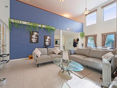 15 Longshaw Circuit, Canning Vale WA 6155