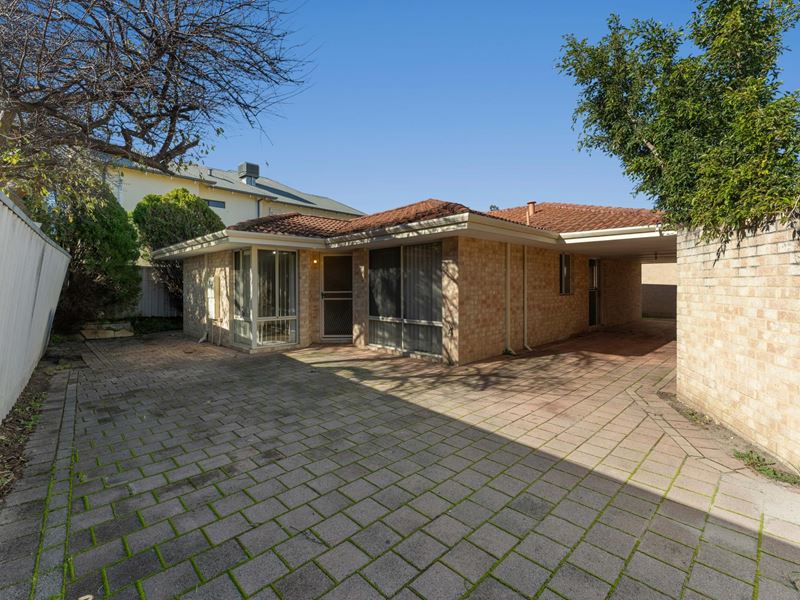 104A Alexander Dr, Dianella