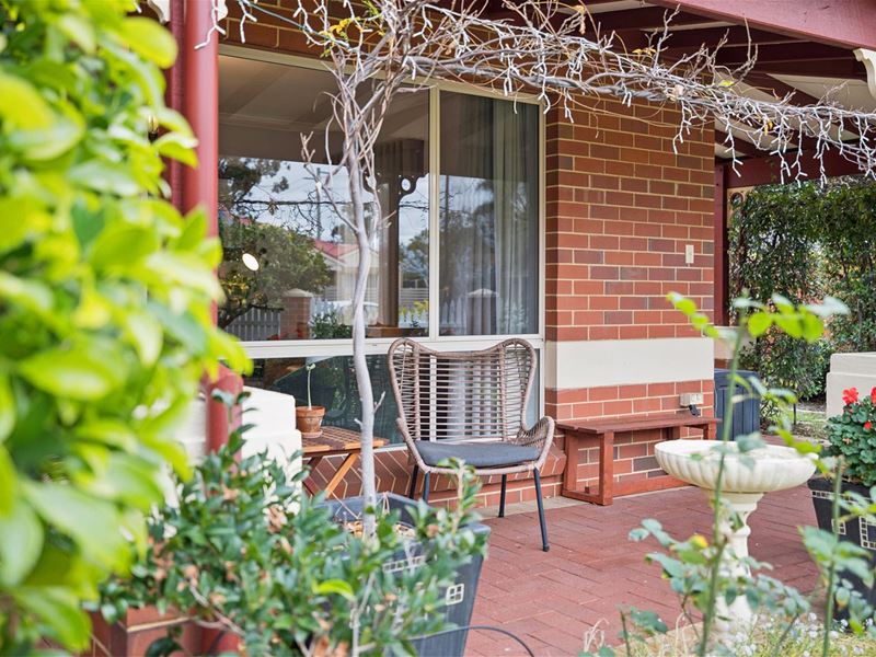 8 Warner Court, Manning