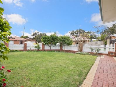 8 Warner Court, Manning WA 6152