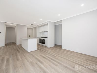 13 Larcom Road, Lakelands WA 6180