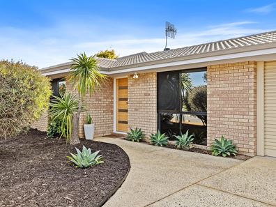 40 Mahogany Drive, Halls Head WA 6210