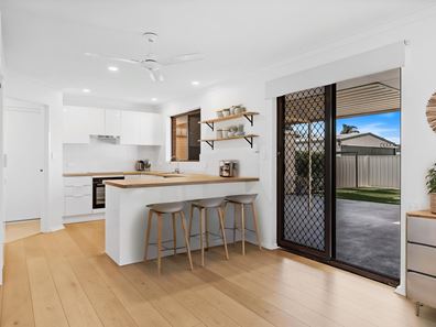 40 Mahogany Drive, Halls Head WA 6210