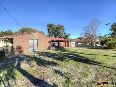 6 Lincoln Road, Forrestfield WA 6058