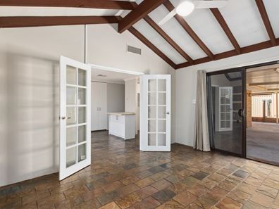 13 Farnham Place, Gosnells WA 6110