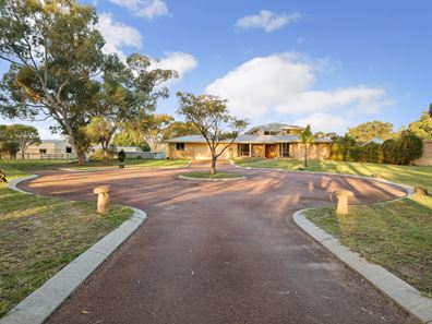 39 Kings Row, Baskerville WA 6056