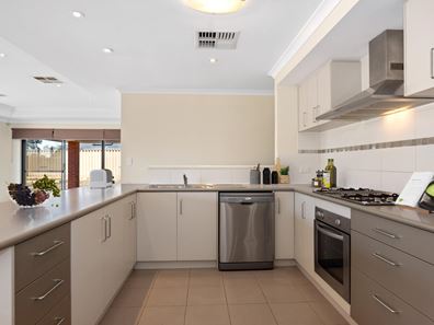 19 Chisholm Road, Dalyellup WA 6230