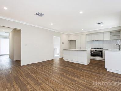 1/11 Murray Crescent, Halls Head WA 6210