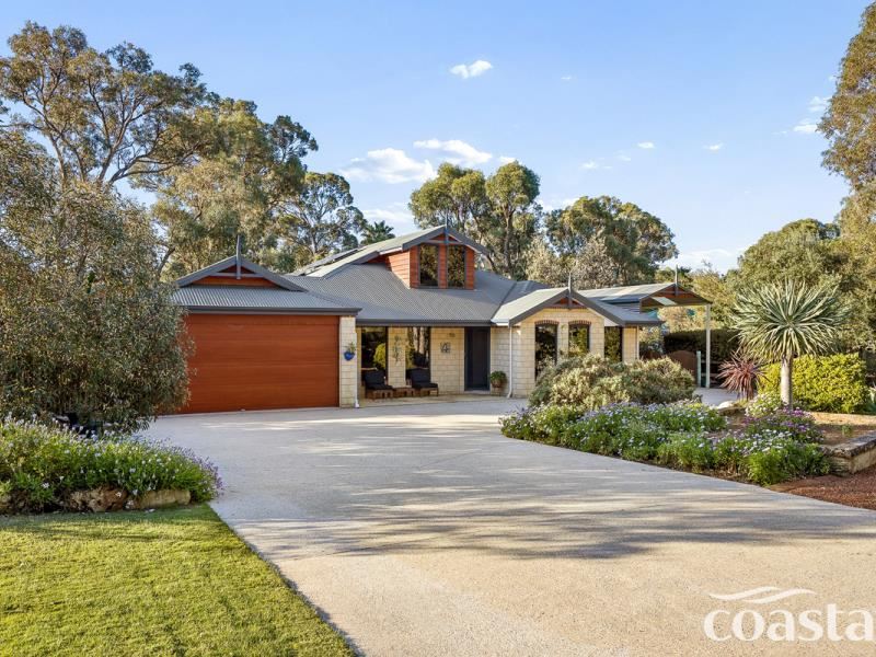 4 Tuckey Place, Golden Bay