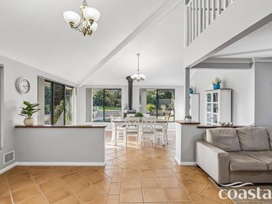 4 Tuckey Place, Golden Bay WA 6174