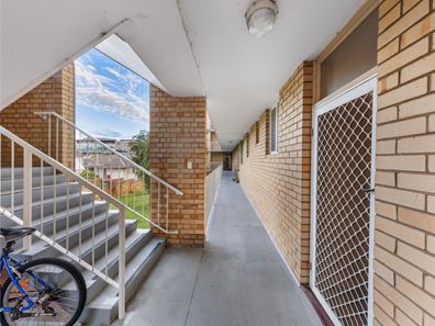 2/2 Angwin Street, East Fremantle WA 6158