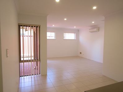 32B Tetworth Crescent, Nollamara WA 6061