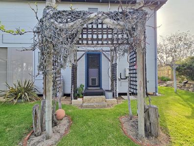 81 Cambewarra Drive, Hopetoun WA 6348