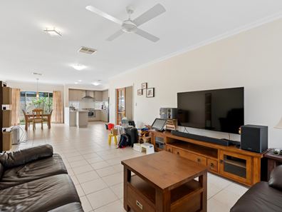 9 Claridge Circle, Thornlie WA 6108