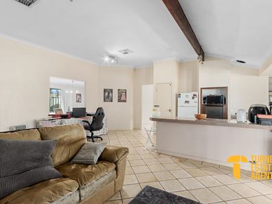 31 Manitoba Place, Success WA 6164