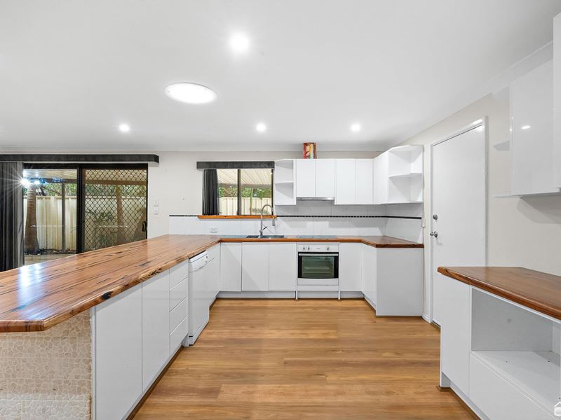 238 Seville Drive, Seville Grove WA 6112