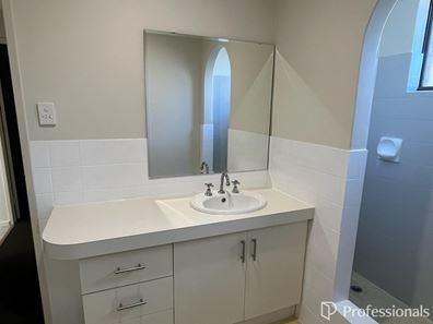 7 Honeysuckle Close, Ballajura WA 6066