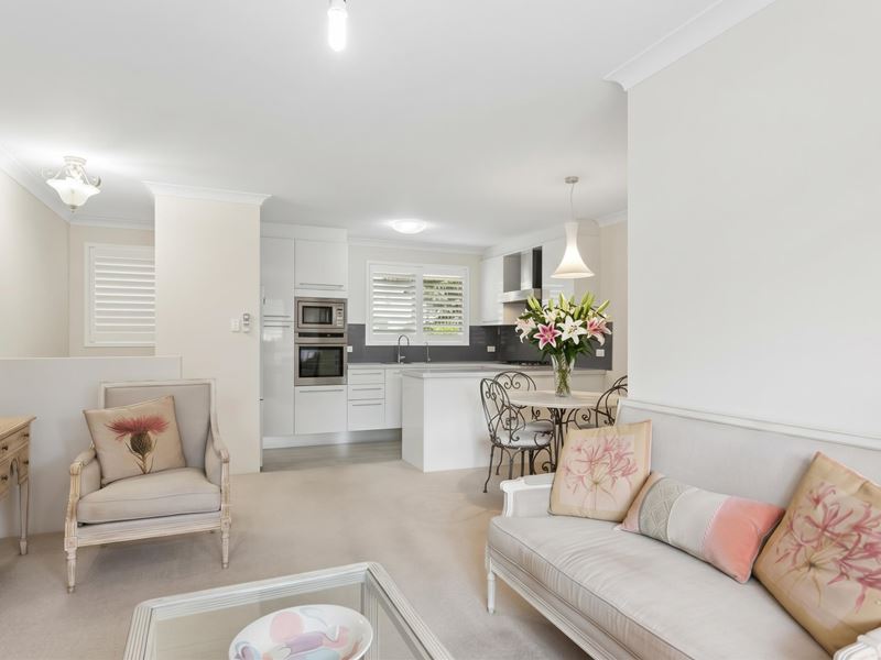 9/12 Mcnamara Way, Cottesloe WA 6011