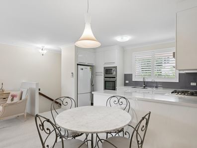 9/12 Mcnamara Way, Cottesloe WA 6011