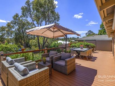 155 Grove Road, Lesmurdie WA 6076