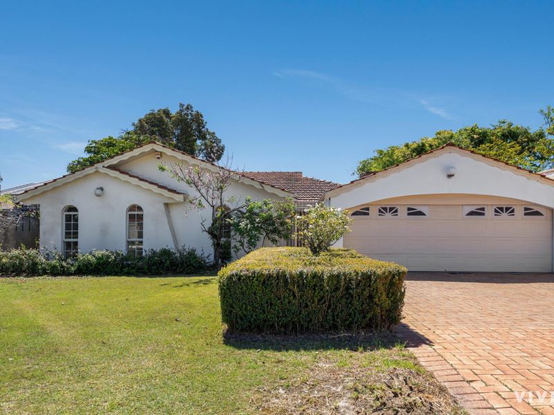 18 Macrae Road, Applecross WA 6153