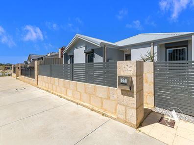 37 Pierrepoint  Loop, Champion Lakes WA 6111
