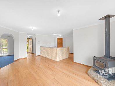 16 Seville Way, Orana WA 6330