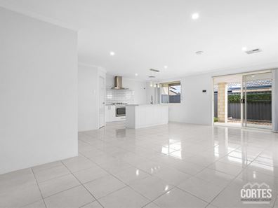 9 Ametrine Street, Treeby WA 6164