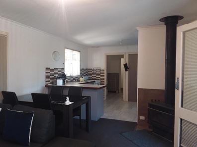 4 Lesueur Drive, Jurien Bay WA 6516