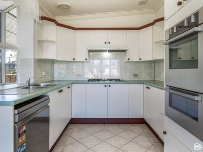 51 Watling Avenue, Lynwood WA 6147
