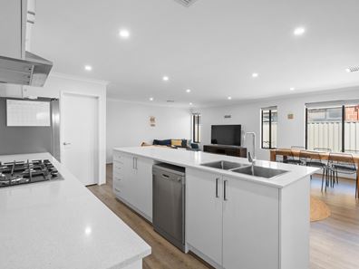 14 Landor Street, South Yunderup WA 6208
