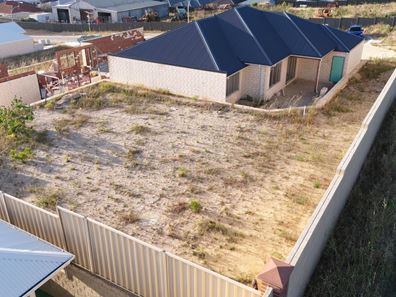 24 Lighthouse View, Lake Coogee WA 6166