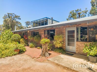 6 Bettenay Road, Roleystone WA 6111