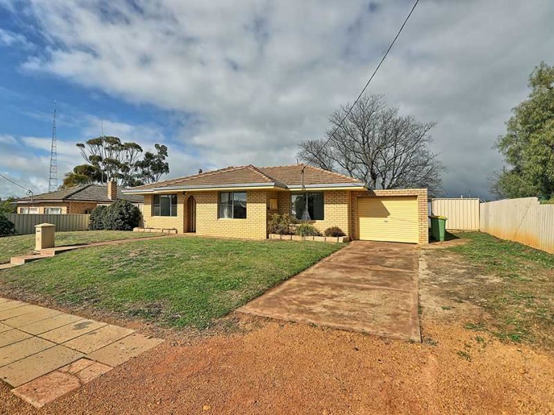 11 PASTURE STREET, Pingelly