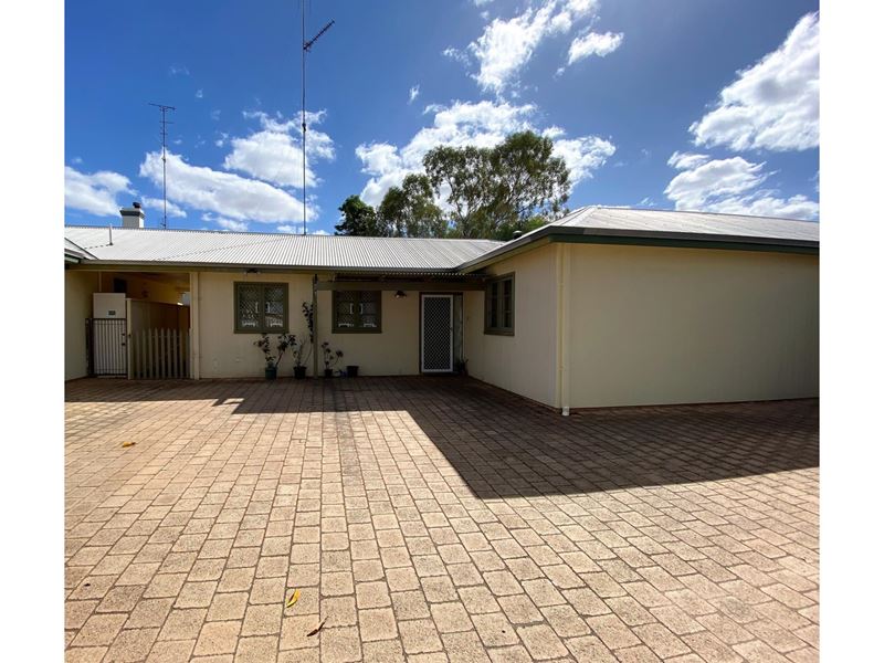 2/30 Weld  street, Northam WA 6401