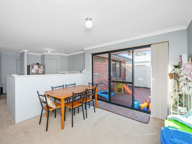 2/18 Binnar Court, Erskine