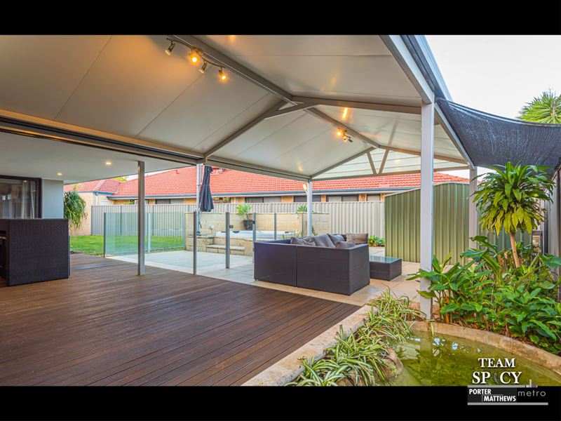 6 Kobuk Street, Piara Waters WA 6112