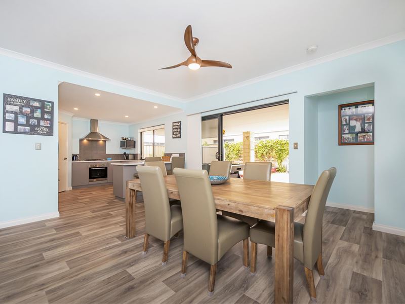 90 Blackwood Meander, Yanchep