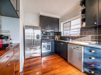 9 Laughlan Street, Morley WA 6062