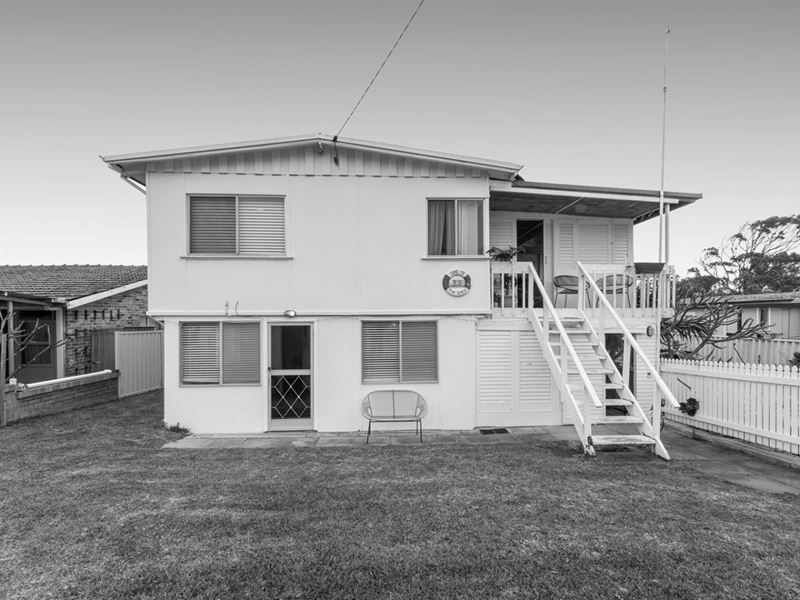 32 Janis Street, Halls Head WA 6210