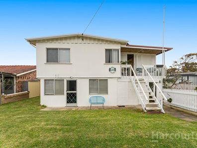 32 Janis Street, Halls Head WA 6210