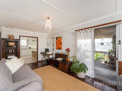 32 Janis Street, Halls Head WA 6210