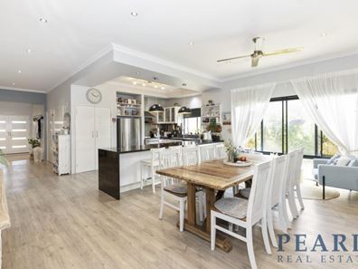 44 Seaspray Crescent, Jindalee WA 6036