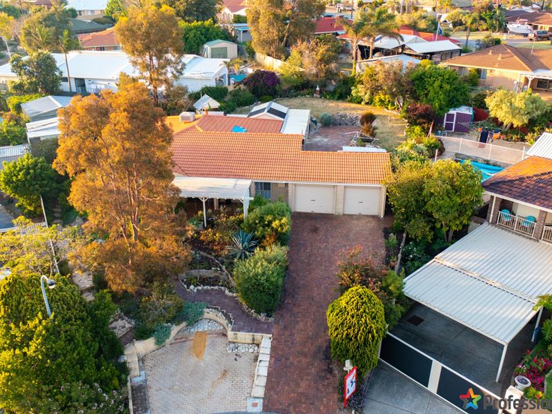 4 Teak Place, Halls Head
